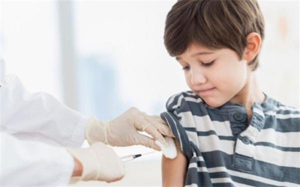 کدام واکسن کرونا در بچه ها ایمنی کمتری ایجاد می کند؟